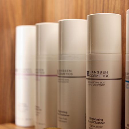 #1 DELARA Spa Clinic for women in Jordan Amman, over 20 years of expertise is a wellness Clinic that offers personalized skincare solutions.